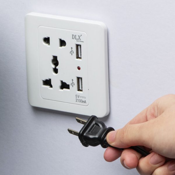 DLX 13A Universal Power Socket with USB Ports - Image 2